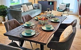 RelaxRefugium LUXUS - Küche, Arbeitsplätze, Stellplatz&Komfort für bis 6 Gäste